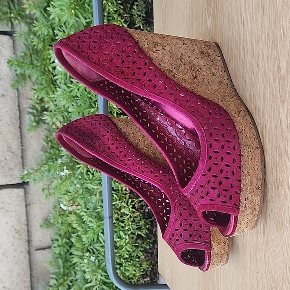 JIMMY CHOO 'PAPINA' BERRY WINE SUEDE CORK WEDGE Size 40 - Picture 1 of 14